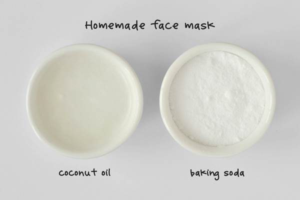 Coconut Oil and Baking Soda Homemade Facial Scrub
